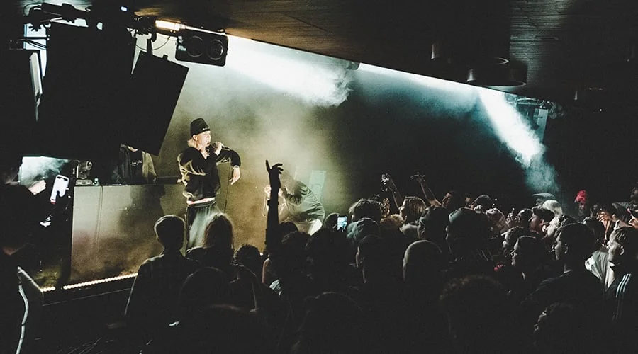 Keine Halben Events Hamburg – DJ und Crew auf der Stage